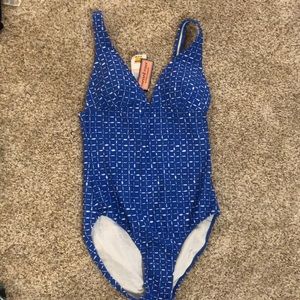 Vineyard vines one piece bathing suit